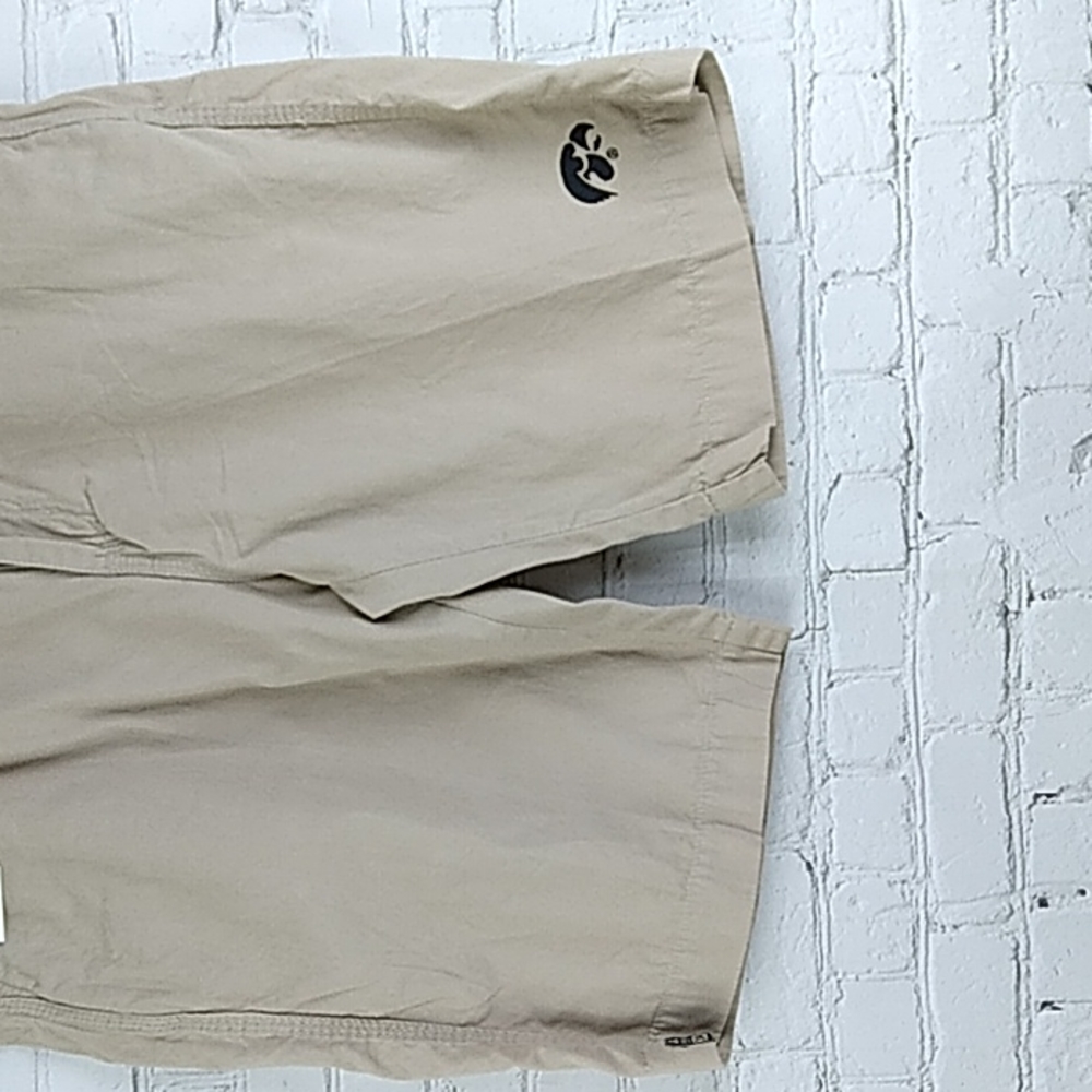 Mens Iowa Hawkeyes NCCA khaki Shorts 34 NWT - Picture 3 of 7